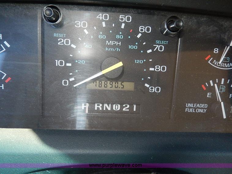 image for item H1295 1996 Ford Aerostar XLT van