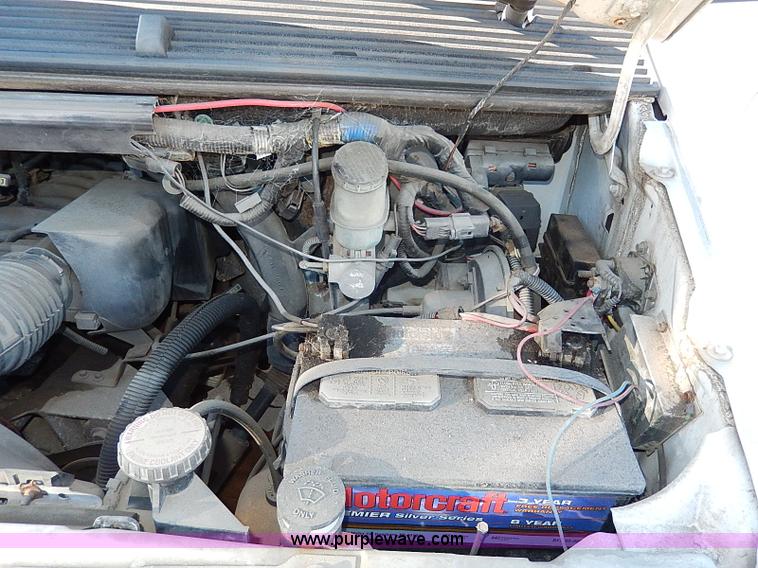 image for item H1295 1996 Ford Aerostar XLT van