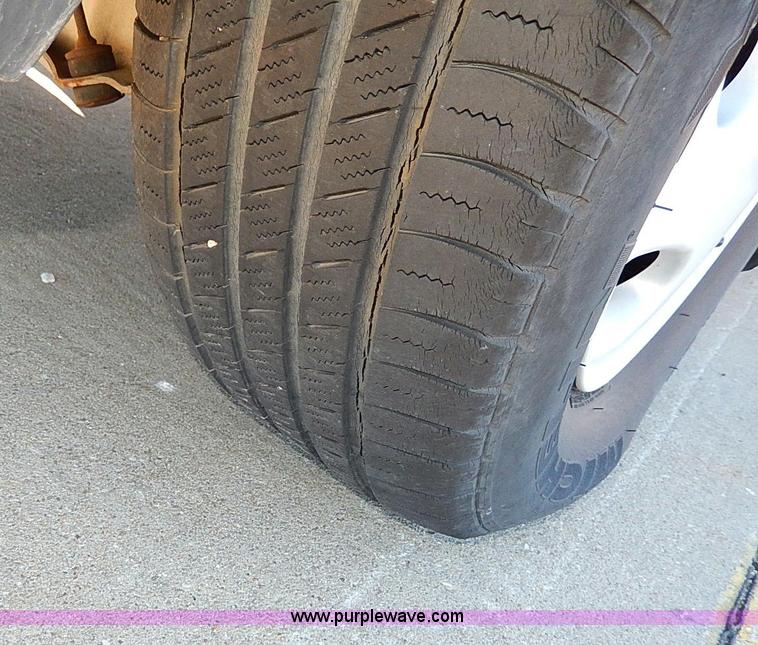 image for item H1295 1996 Ford Aerostar XLT van