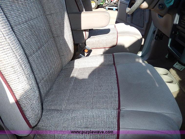 image for item H1295 1996 Ford Aerostar XLT van