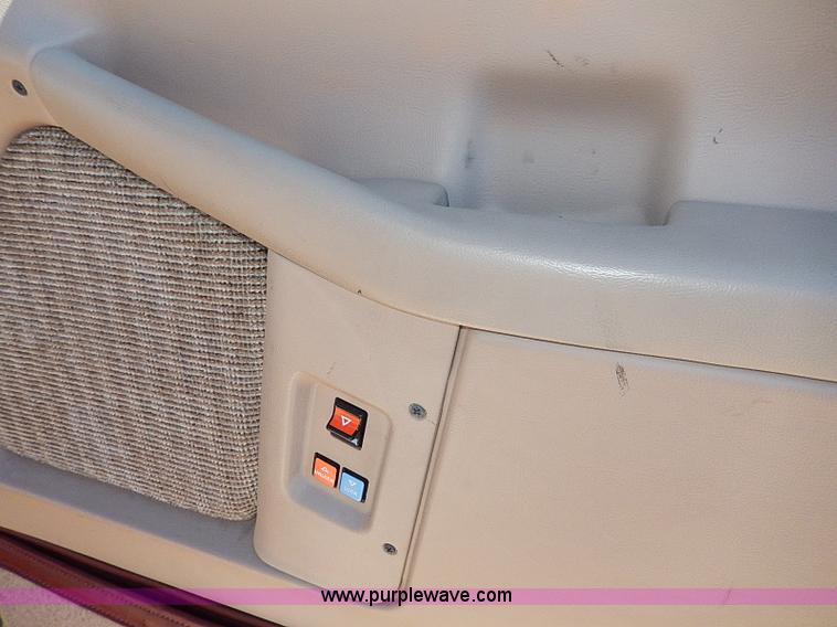 image for item H1295 1996 Ford Aerostar XLT van