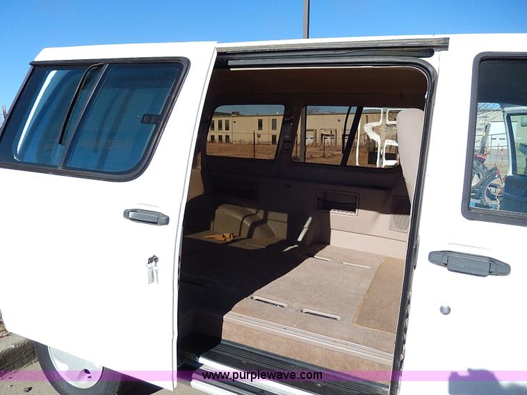 image for item H1295 1996 Ford Aerostar XLT van