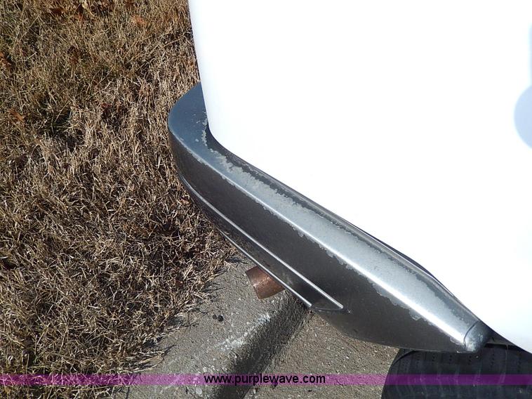 image for item H1295 1996 Ford Aerostar XLT van