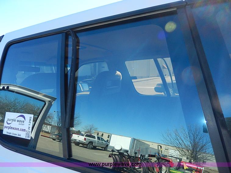 image for item H1295 1996 Ford Aerostar XLT van