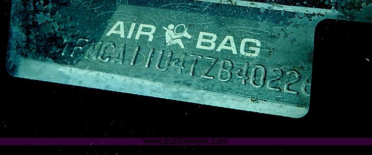 image for item H1295 1996 Ford Aerostar XLT van