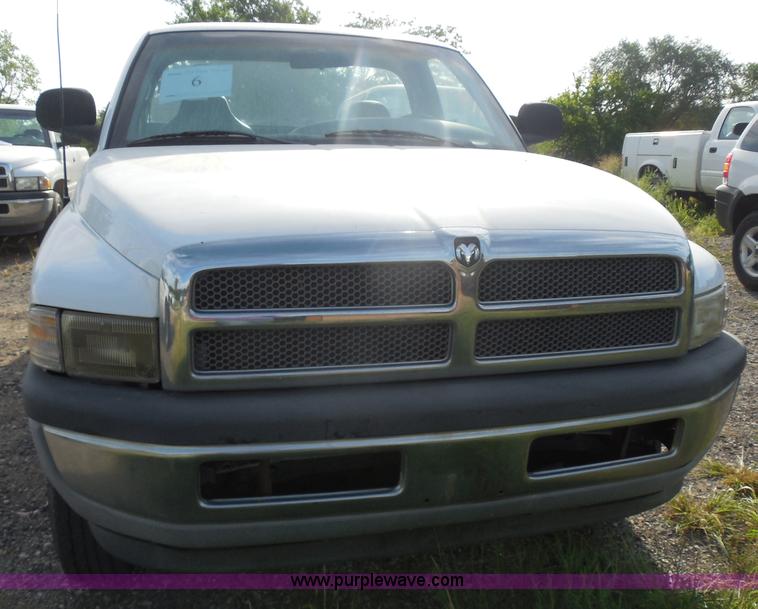 image for item H6671 1998 Dodge Ram 1500 pickup truck