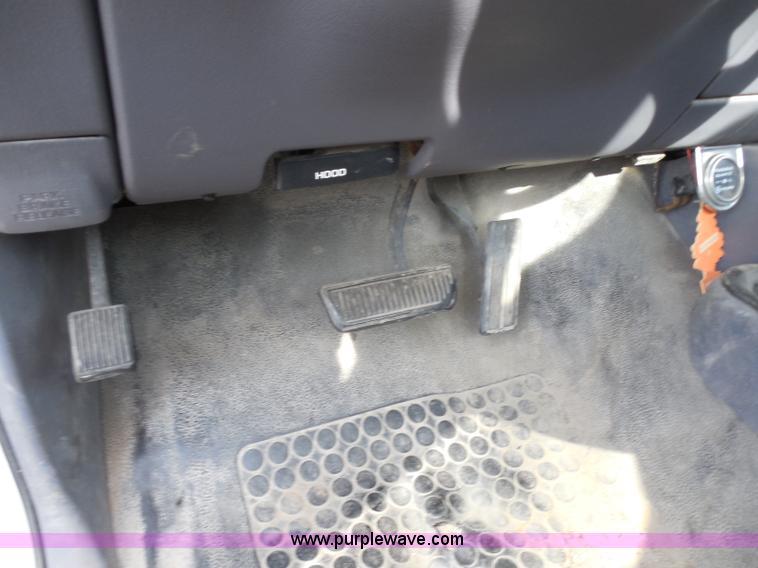 image for item H6671 1998 Dodge Ram 1500 pickup truck