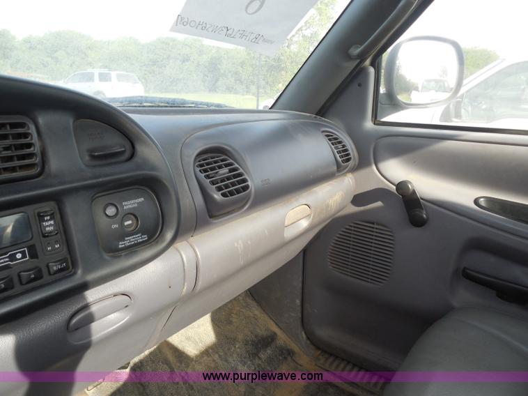 image for item H6671 1998 Dodge Ram 1500 pickup truck