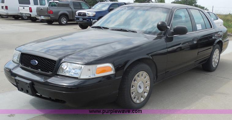 image for item H6749 2005 Ford Crown Victoria Police Interceptor