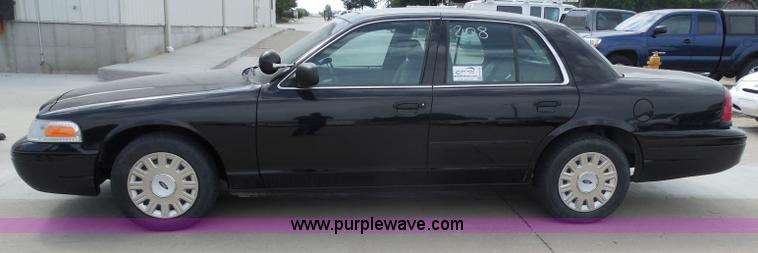 image for item H6749 2005 Ford Crown Victoria Police Interceptor