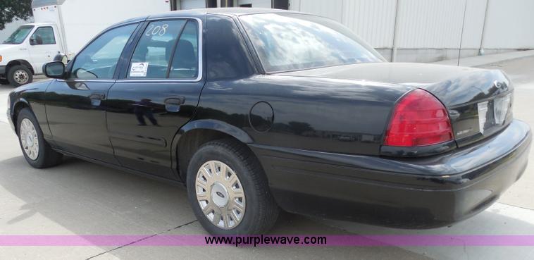 image for item H6749 2005 Ford Crown Victoria Police Interceptor