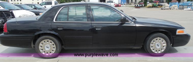image for item H6749 2005 Ford Crown Victoria Police Interceptor