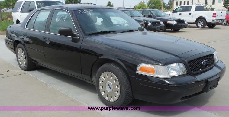 image for item H6749 2005 Ford Crown Victoria Police Interceptor