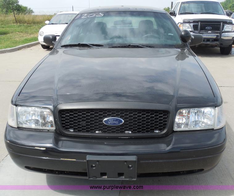 image for item H6749 2005 Ford Crown Victoria Police Interceptor