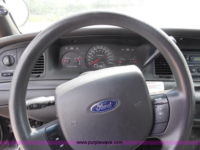 image for item H6749 2005 Ford Crown Victoria Police Interceptor