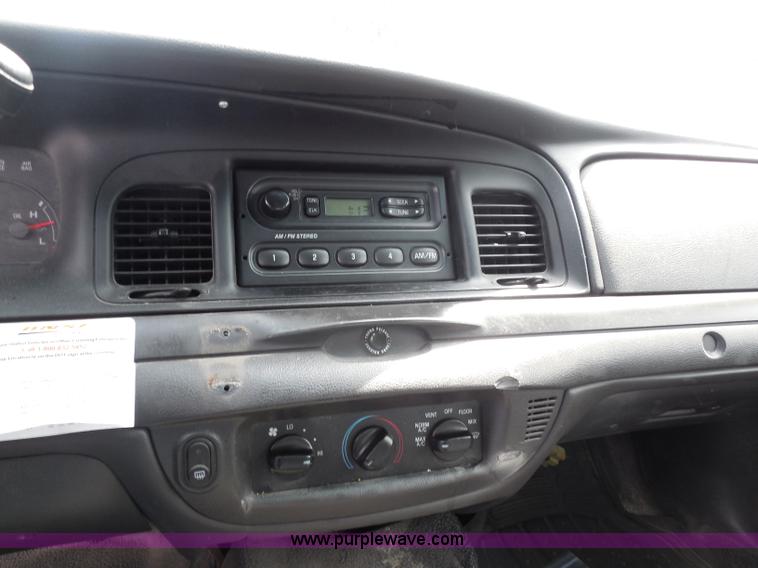 image for item H6749 2005 Ford Crown Victoria Police Interceptor