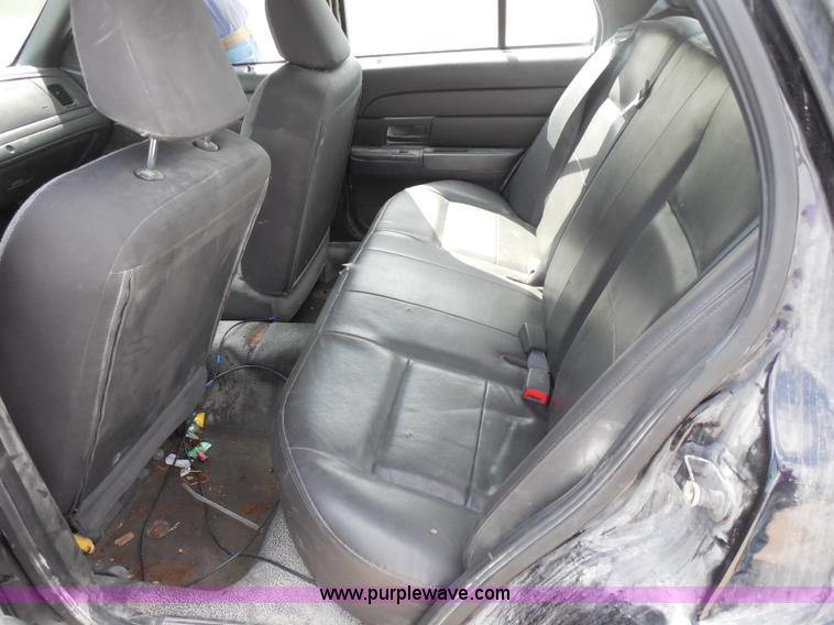 image for item H6749 2005 Ford Crown Victoria Police Interceptor