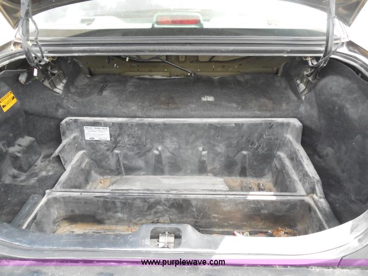 image for item H6749 2005 Ford Crown Victoria Police Interceptor