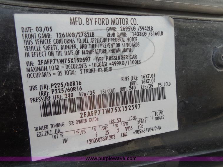 image for item H6749 2005 Ford Crown Victoria Police Interceptor