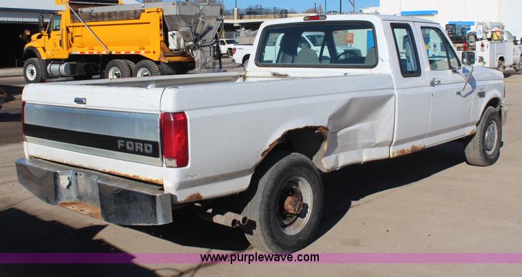 image for item H7759 1995 Ford F250 HD XL SuperCab pickup truck