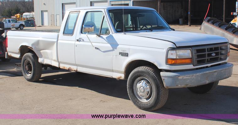 image for item H7759 1995 Ford F250 HD XL SuperCab pickup truck