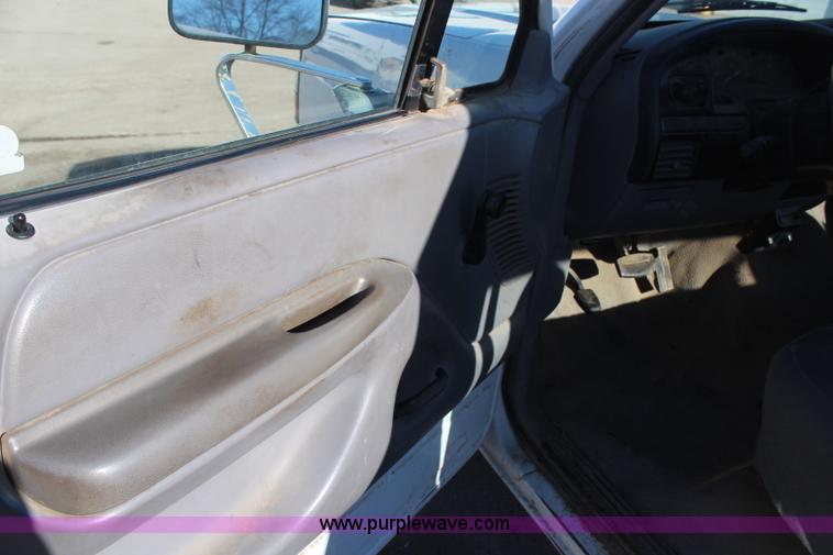 image for item H7759 1995 Ford F250 HD XL SuperCab pickup truck