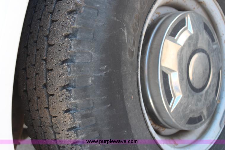 image for item H7759 1995 Ford F250 HD XL SuperCab pickup truck