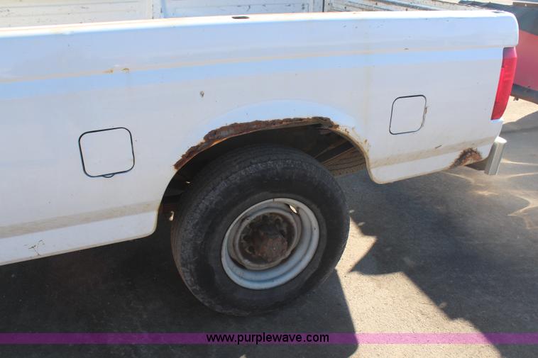image for item H7759 1995 Ford F250 HD XL SuperCab pickup truck