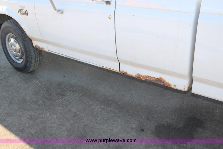 image for item H7759 1995 Ford F250 HD XL SuperCab pickup truck
