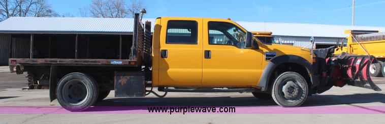 image for item H7760 2008 Ford F450 Super Duty XL Crew Cab flatbed truck