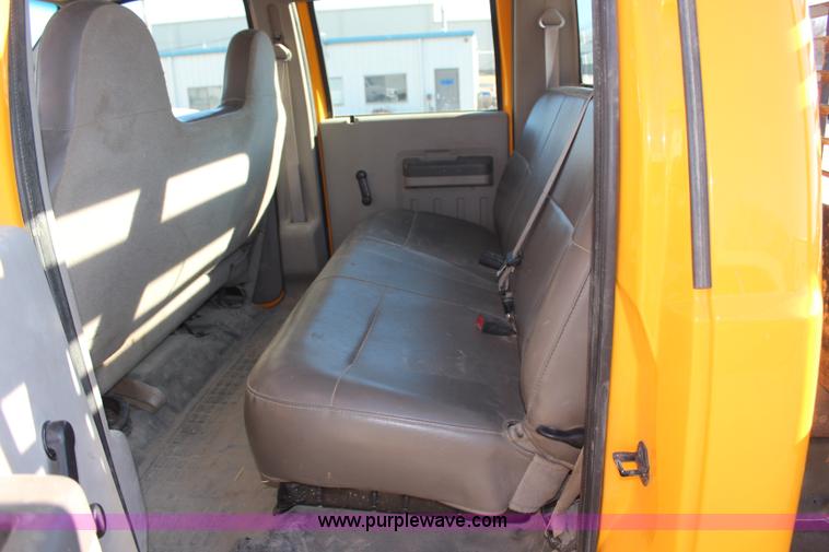 image for item H7760 2008 Ford F450 Super Duty XL Crew Cab flatbed truck