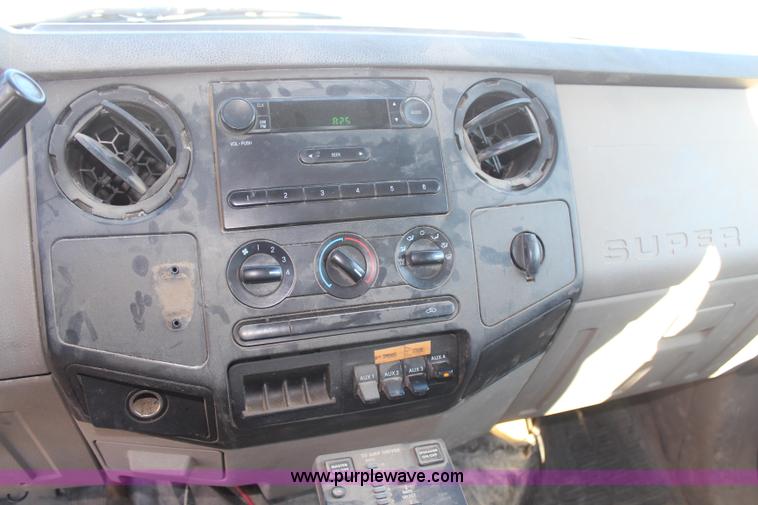 image for item H7760 2008 Ford F450 Super Duty XL Crew Cab flatbed truck