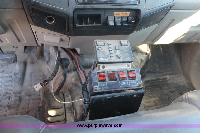 image for item H7760 2008 Ford F450 Super Duty XL Crew Cab flatbed truck