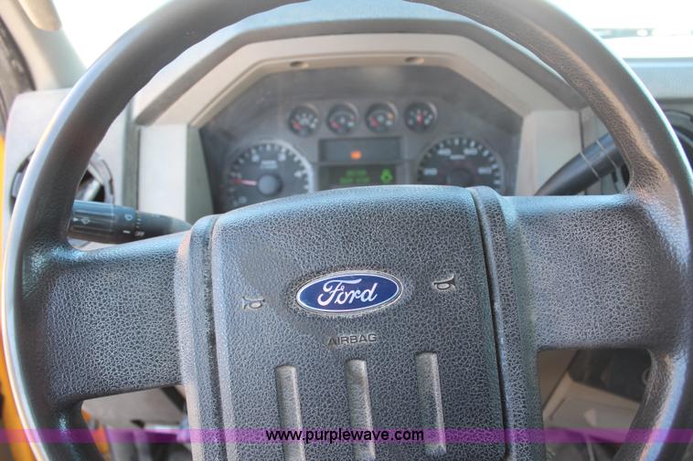 image for item H7760 2008 Ford F450 Super Duty XL Crew Cab flatbed truck