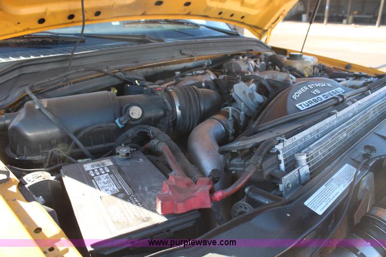 image for item H7760 2008 Ford F450 Super Duty XL Crew Cab flatbed truck