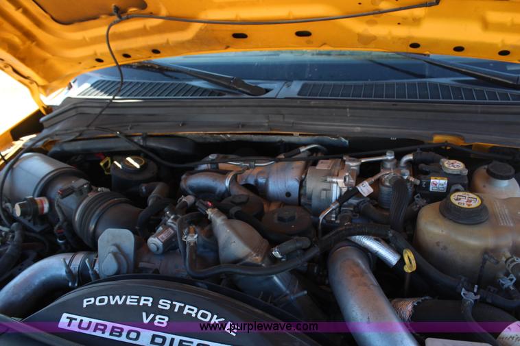 image for item H7760 2008 Ford F450 Super Duty XL Crew Cab flatbed truck