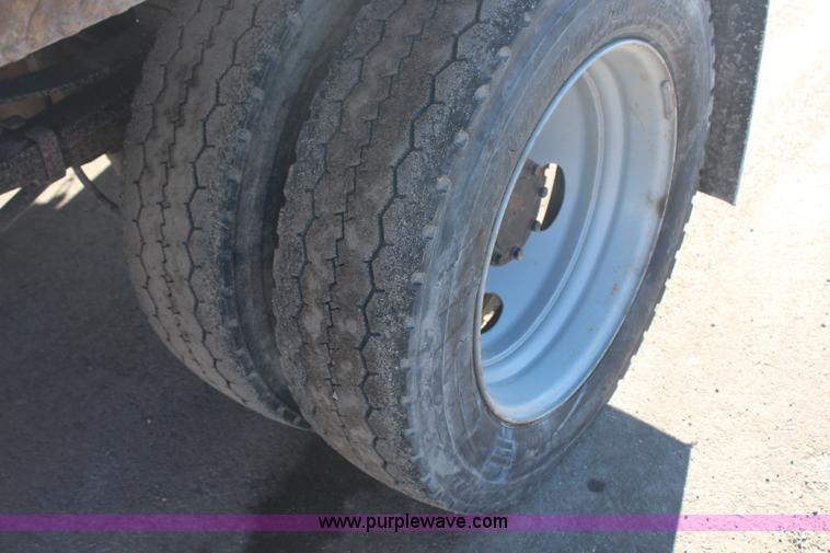 image for item H7760 2008 Ford F450 Super Duty XL Crew Cab flatbed truck