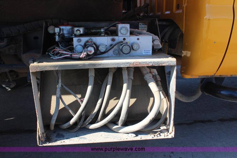 image for item H7760 2008 Ford F450 Super Duty XL Crew Cab flatbed truck