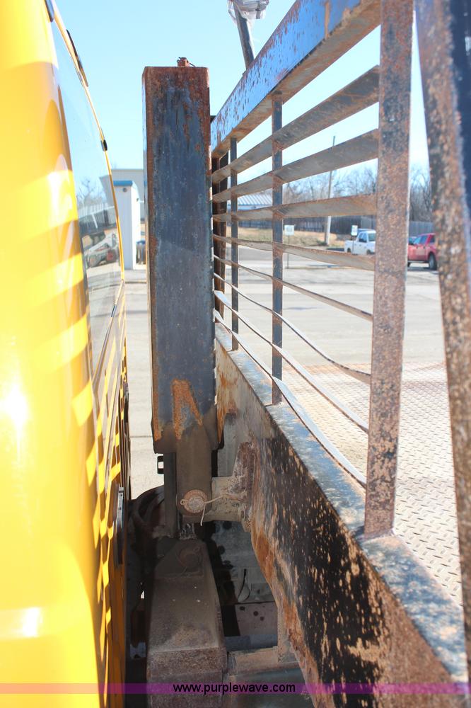 image for item H7760 2008 Ford F450 Super Duty XL Crew Cab flatbed truck