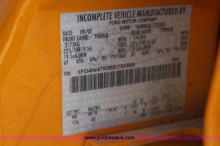 image for item H7760 2008 Ford F450 Super Duty XL Crew Cab flatbed truck