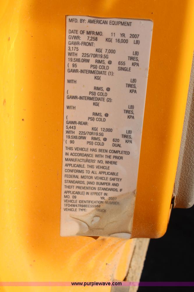 image for item H7760 2008 Ford F450 Super Duty XL Crew Cab flatbed truck