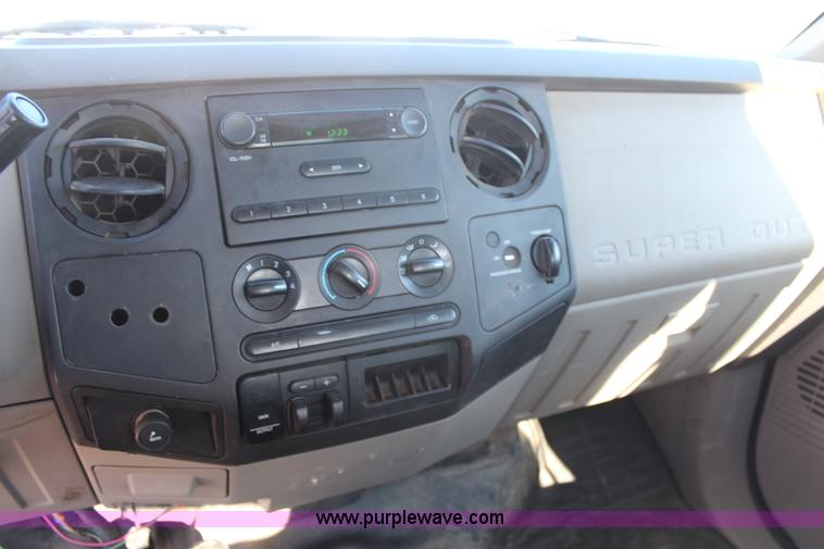 image for item H7761 2008 Ford F250 Super Duty XL SuperCab pickup truck