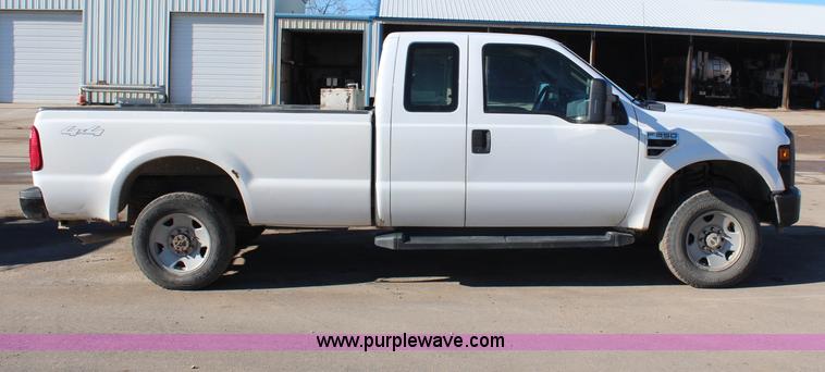 image for item H7762 2008 Ford F250 Super Duty XL SuperCab pickup truck