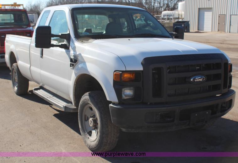 image for item H7762 2008 Ford F250 Super Duty XL SuperCab pickup truck
