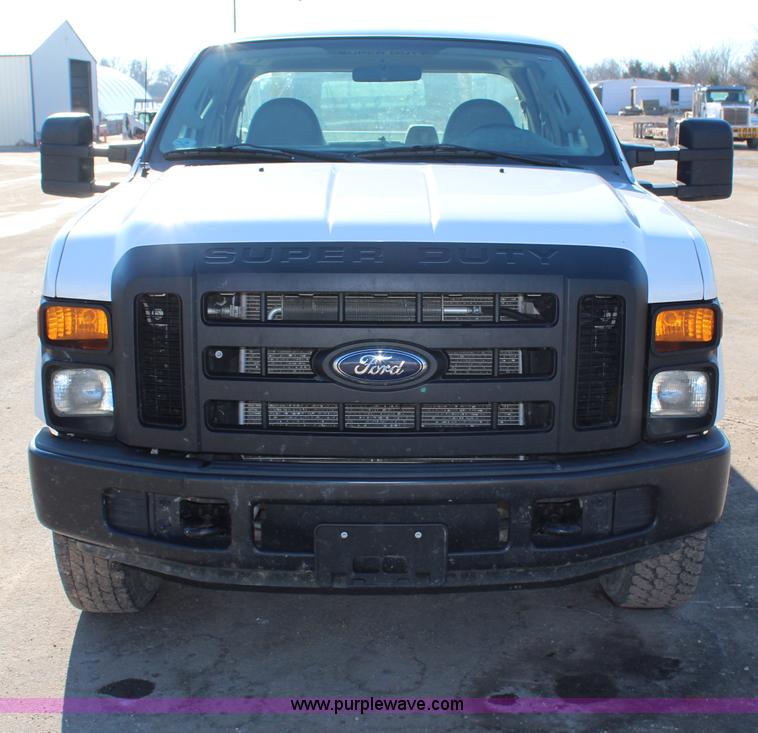 image for item H7762 2008 Ford F250 Super Duty XL SuperCab pickup truck