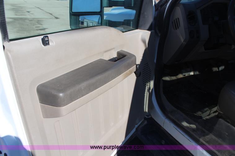 image for item H7762 2008 Ford F250 Super Duty XL SuperCab pickup truck