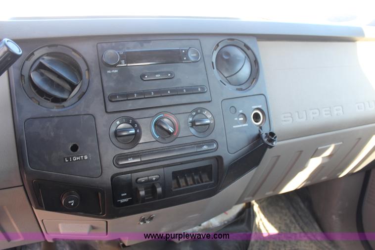 image for item H7762 2008 Ford F250 Super Duty XL SuperCab pickup truck