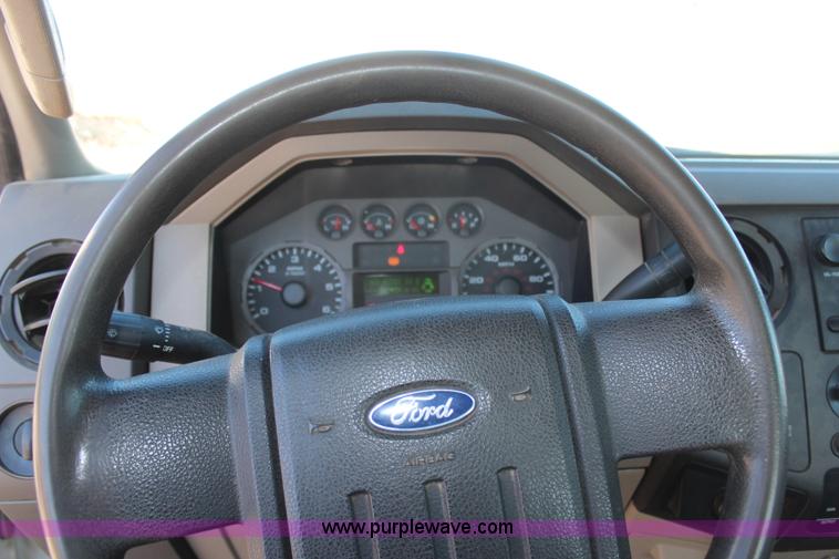 image for item H7762 2008 Ford F250 Super Duty XL SuperCab pickup truck