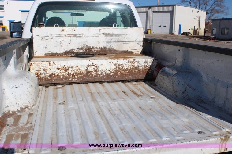 image for item H7762 2008 Ford F250 Super Duty XL SuperCab pickup truck
