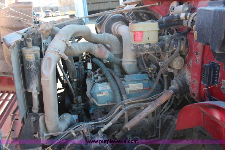 image for item H7763 1998 International 810 sign truck